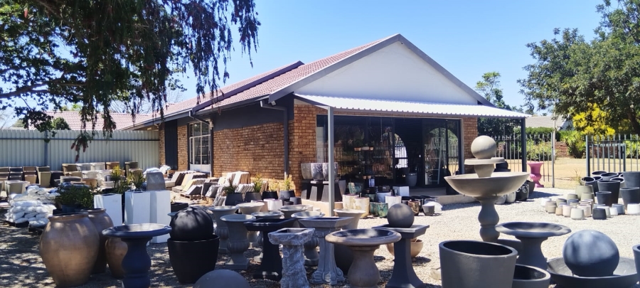 Commercial Property for Sale in Flamwood North West